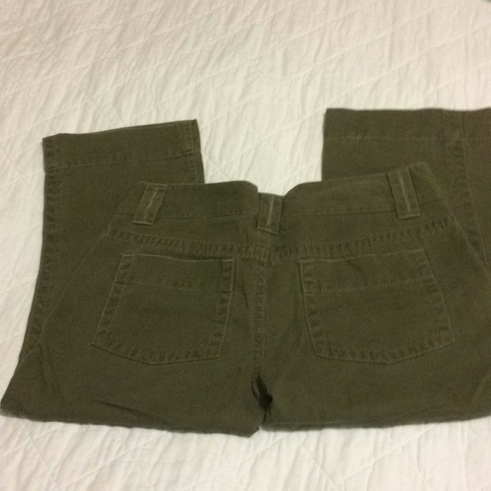 OLD NAVY low rise olive green capris new - Picture 5 of 6